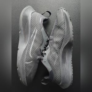 Nike Men's Pegasus Shield Running Sneaker in Black (9.5)